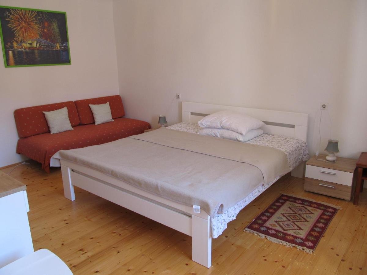 Apartments Anita Veli Lošinj Eksteriør billede