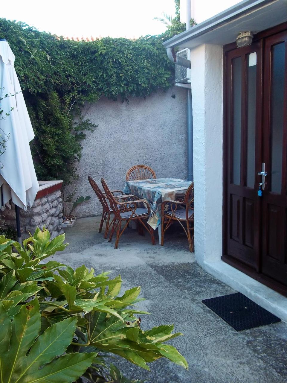 Apartments Anita Veli Lošinj Eksteriør billede